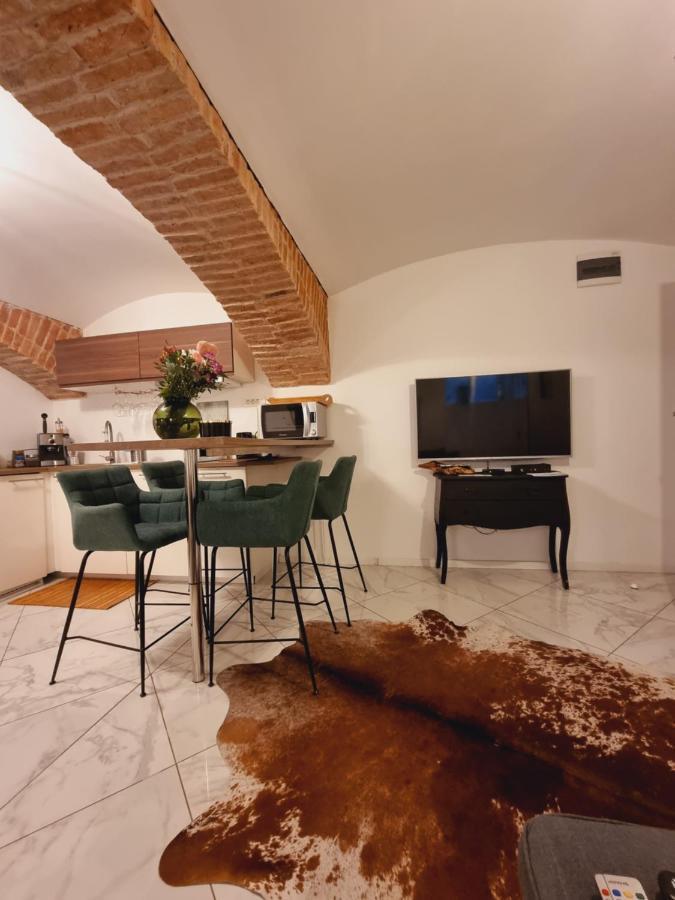 Apartment La Bodega Загреб Экстерьер фото